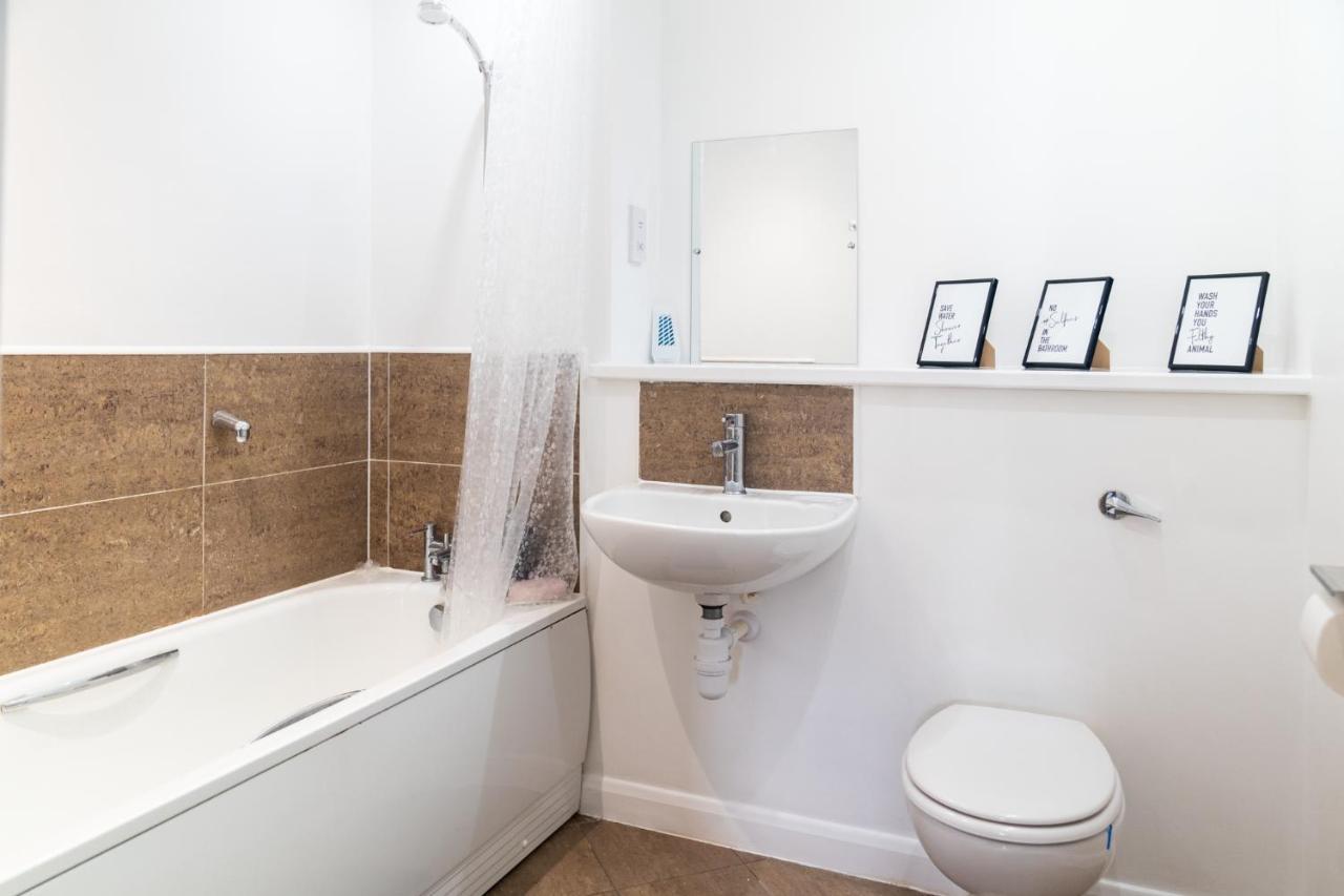 Maevela Apartments - Ultra Lavish Luxury 2 Bed Apartment City Centre - With Balcony - Free Secure Parking - Ps4 & Smart Tv'S Birmingham Extérieur photo