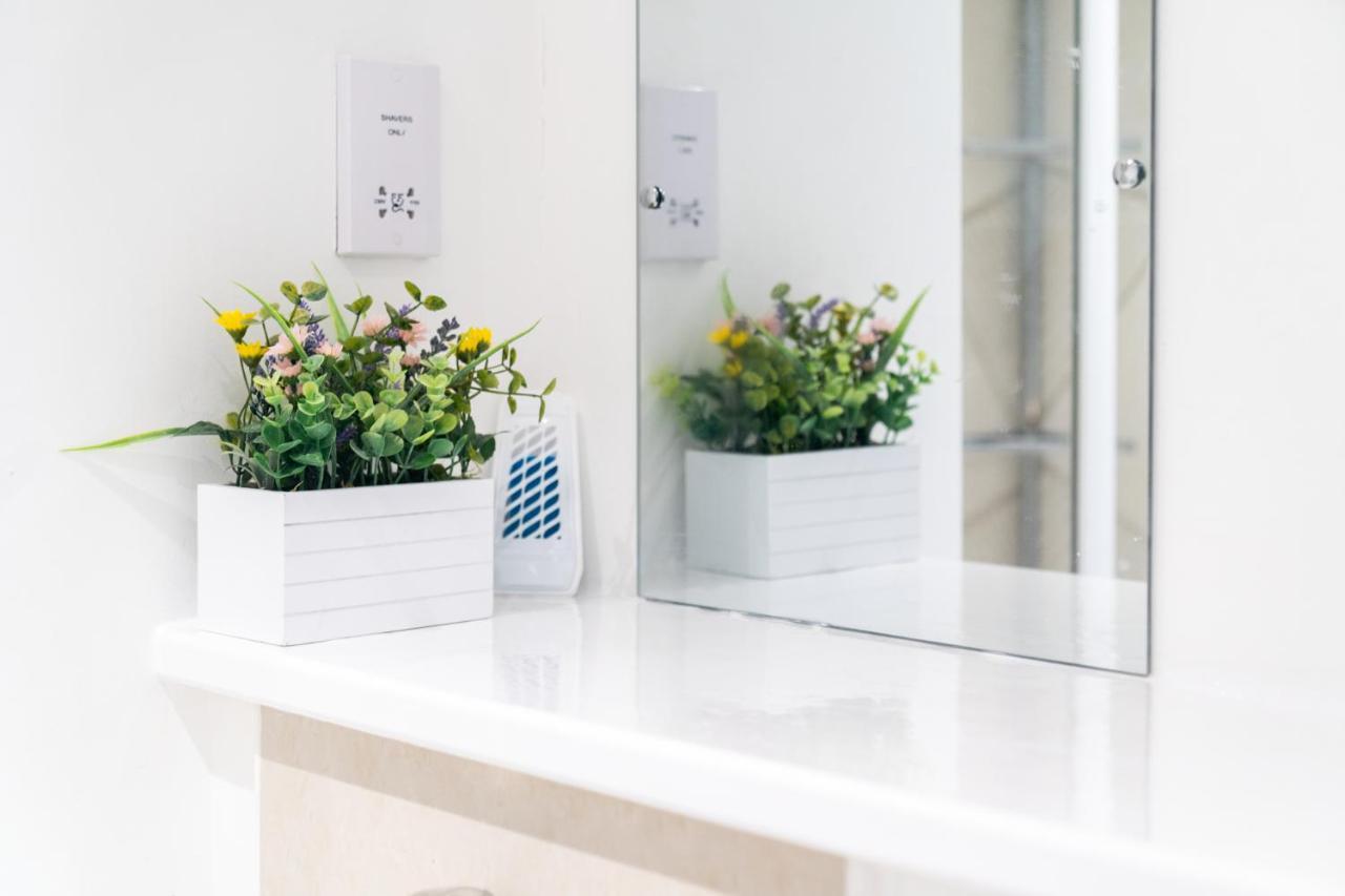 Maevela Apartments - Ultra Lavish Luxury 2 Bed Apartment City Centre - With Balcony - Free Secure Parking - Ps4 & Smart Tv'S Birmingham Extérieur photo