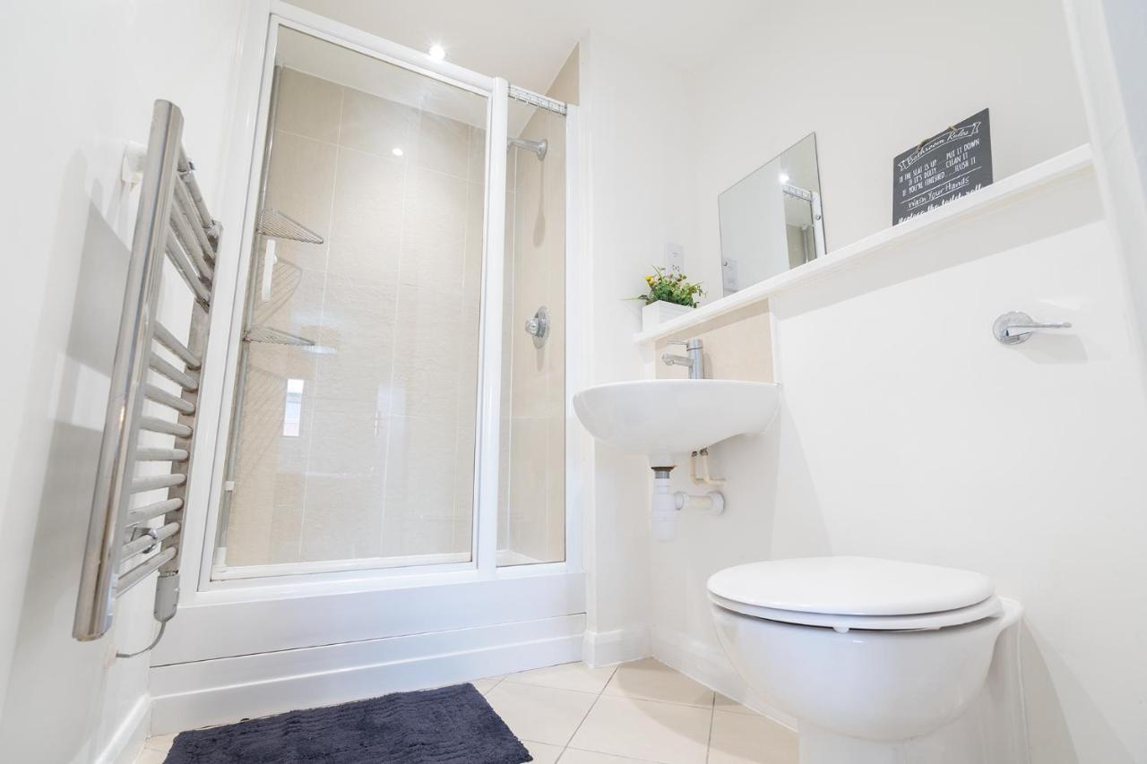 Maevela Apartments - Ultra Lavish Luxury 2 Bed Apartment City Centre - With Balcony - Free Secure Parking - Ps4 & Smart Tv'S Birmingham Extérieur photo