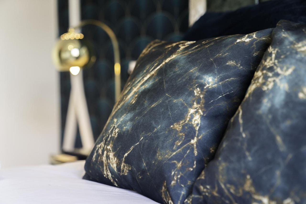 Maevela Apartments - Ultra Lavish Luxury 2 Bed Apartment City Centre - With Balcony - Free Secure Parking - Ps4 & Smart Tv'S Birmingham Extérieur photo